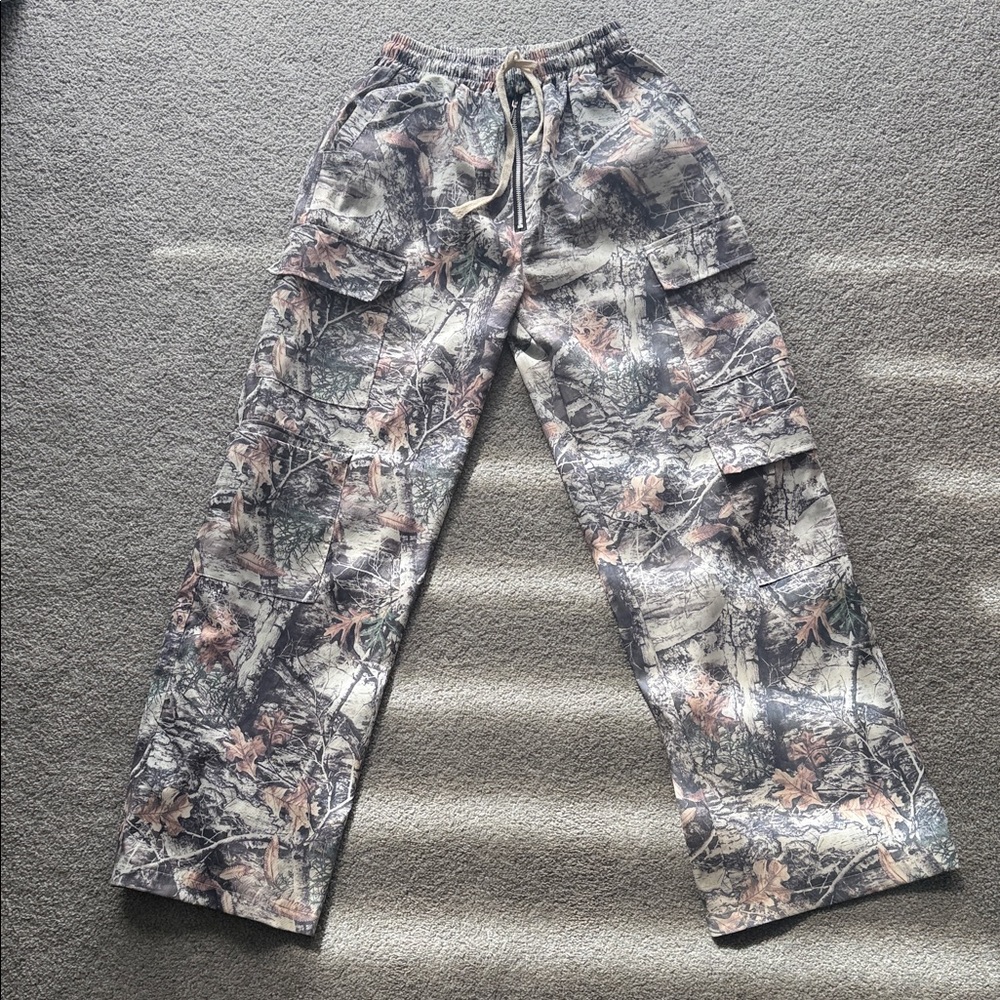 Camo Cargo Drawstring Pants - Gray & Olive